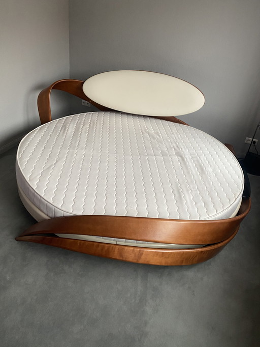 Design bed rond postmodern Memphis Ontwerp