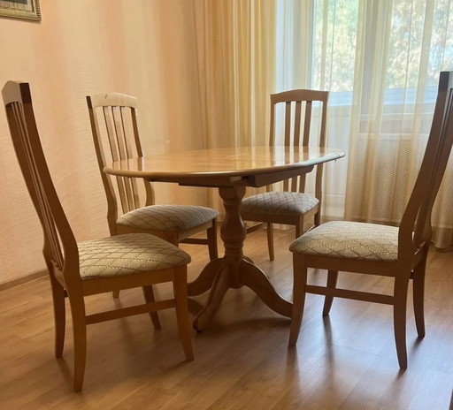 4X Natuurlijk houten stoelen en tafel