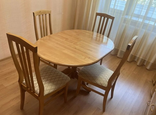 4X Natuurlijk houten stoelen en tafel