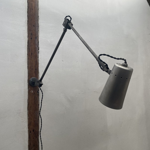 Antieke industriële wandlamp uit 1950