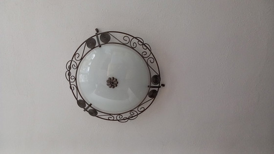 Image 1 of Vintage Plafondlamp Met Ijzeren Armatuur En Glazen Schaal.