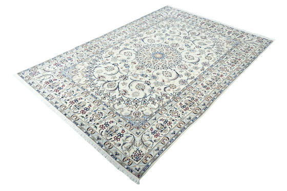 Image 1 of Handgeknoopt Perzisch Tapijt Nain Met Zijde - 302 X 205 Cm