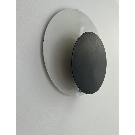 Image 1 of Vintage "Cirkle" wandlamp in zwart en wit gelakt metaal, Denemarken 1970