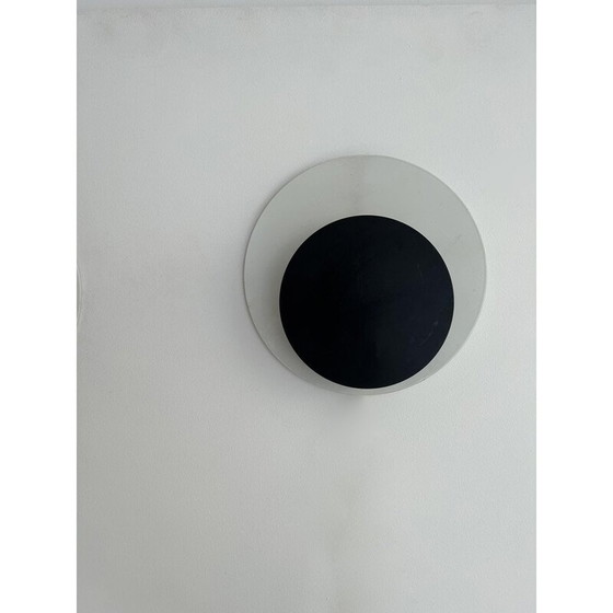 Image 1 of Vintage "Cirkle" wandlamp in zwart en wit gelakt metaal, Denemarken 1970