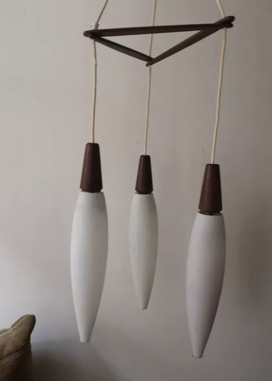 Image 1 of Louis Kalff 3-lichts hanglamp Opaline & Teak,