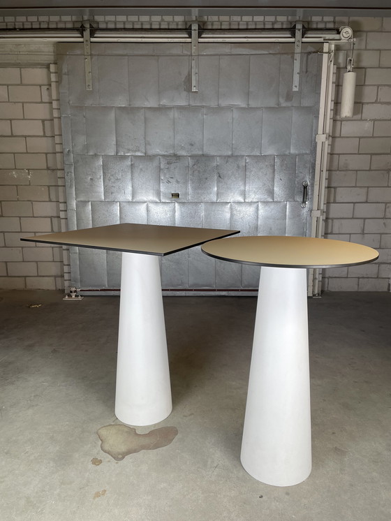 Image 1 of 2x Moooi Container tafel