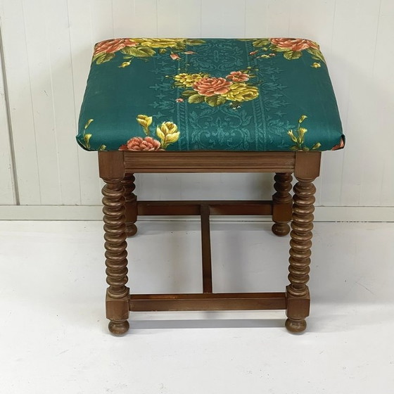 Image 1 of Opnieuw Bekleed Gestoffeerd Antiek Krukje Bankje Bobbin Pootjes