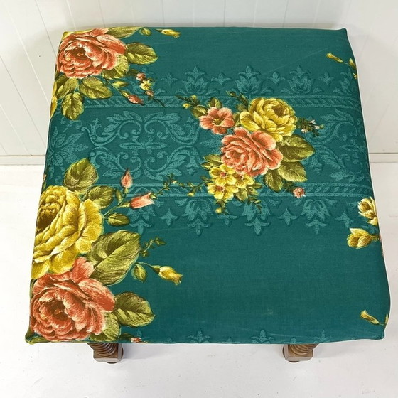 Image 1 of Opnieuw Bekleed Gestoffeerd Antiek Krukje Bankje Bobbin Pootjes