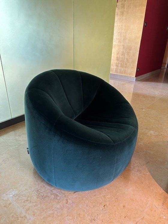 Image 1 of Pierre Paulin Pompoen fauteuil en poef. Jaar 2013, opnieuw bekleed door Ligne Roset in 2021. Groen fluweel Perfecte staat