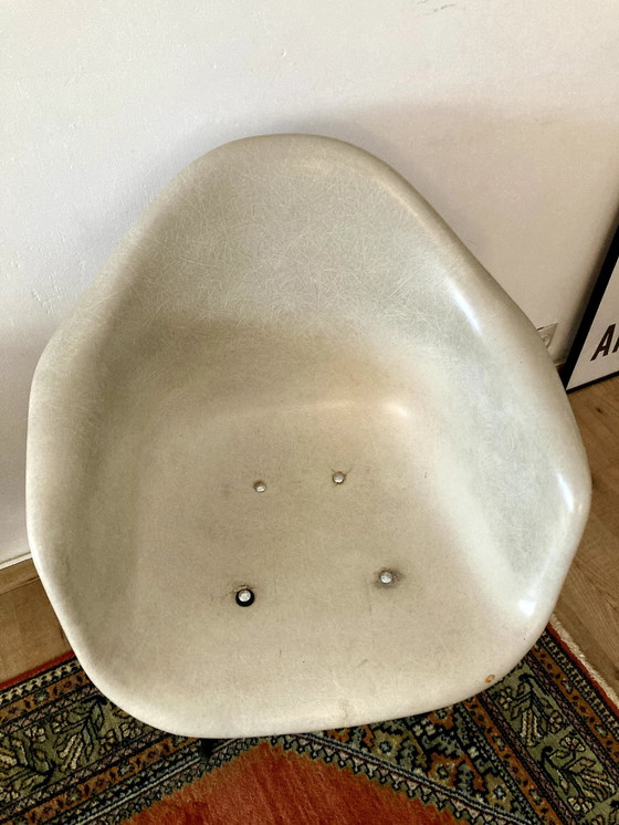 Image 1 of Herman Miller Vintage Fiberglas Chair