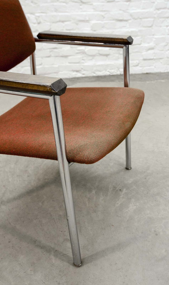 Image 1 of Gijs van der Sluis Dutch Design Chroom en Duo Tone stoffen bijzetstoel. Nederland, jaren 1960.