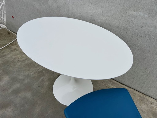 Knoll International, Saarinen Tulip Tafel