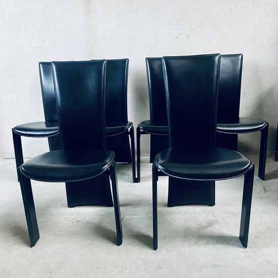 Image 1 of 6 X Zwart Leren Tripot Eetkamerstoelen Pietro Costantini Italiaans Design 1980