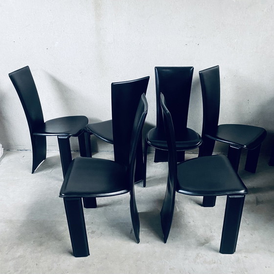 Image 1 of 6 X Zwart Leren Tripot Eetkamerstoelen Pietro Costantini Italiaans Design 1980