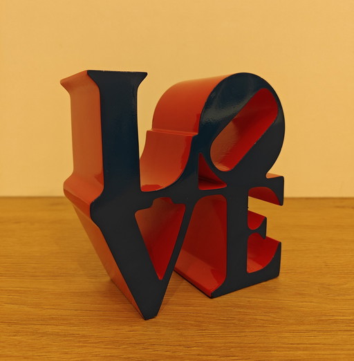 Robert Indiana - Love Sculpture