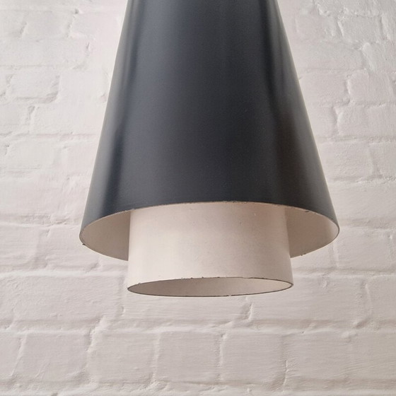 Image 1 of Set van 3 vintage zwart-wit metalen hanglampen van Lyfa, 1960