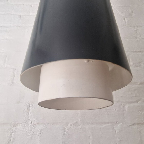 Image 1 of Set van 3 vintage zwart-wit metalen hanglampen van Lyfa, 1960