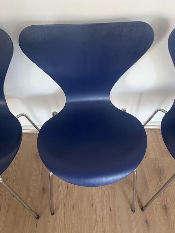 Image 1 of 4x Fritz Hansen Vlinderstoel blauw