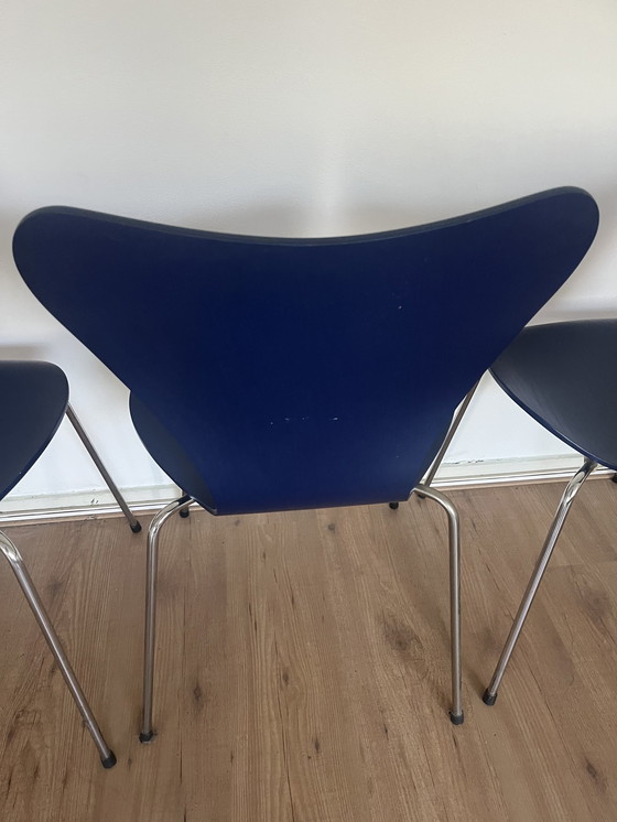 Image 1 of 4x Fritz Hansen Vlinderstoel blauw