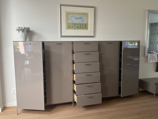 Montis Dressoir, Model Intu Van Ontwerper Niels Bendtsen