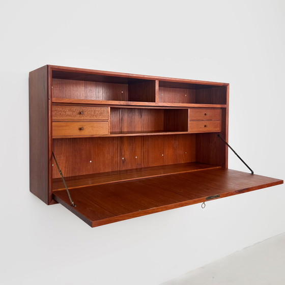 Image 1 of Hoogwaardig teak hangend bureau