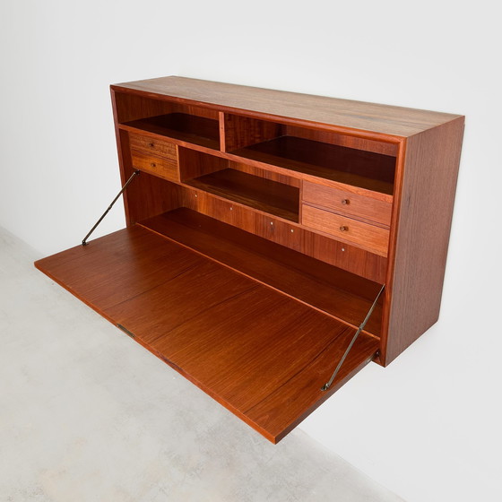 Image 1 of Hoogwaardig teak hangend bureau