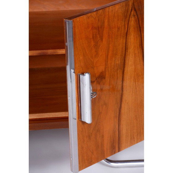 Image 1 of Vintage Art Deco notenhouten en glazen boekenkast door Vichr, Tsjecho-Slowakije 1930