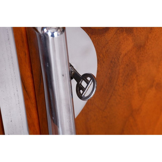 Image 1 of Vintage Art Deco notenhouten en glazen boekenkast door Vichr, Tsjecho-Slowakije 1930