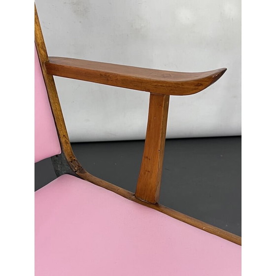 Image 1 of Vintage Italiaanse houten accentstoel in roze kunstleer, Italië 1950