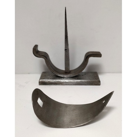 Image 1 of Brutalistische vintage stalen presse-papier voor boten