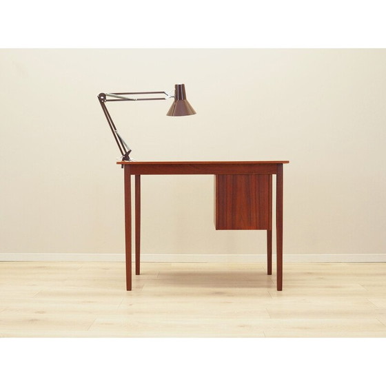 Image 1 of Teakhouten bureau met lamp, Deens ontwerp, jaren 1970, productie: Denemarken