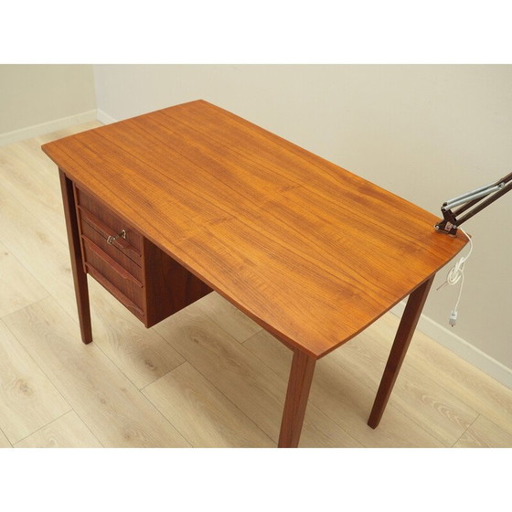 Image 1 of Teakhouten bureau met lamp, Deens ontwerp, jaren 1970, productie: Denemarken