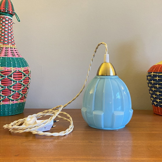 Image 1 of Antieke Blauwe Opaline Glazen Tulp Hanglamp Messing Hangende Klauw Gerenoveerd