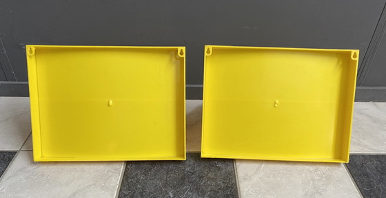 Image 1 of Gele Plastic Wandplanken 1970S