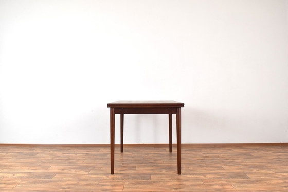 Image 1 of Mid Century Deense Notenhouten uitschuifbare eettafel, 1960S.