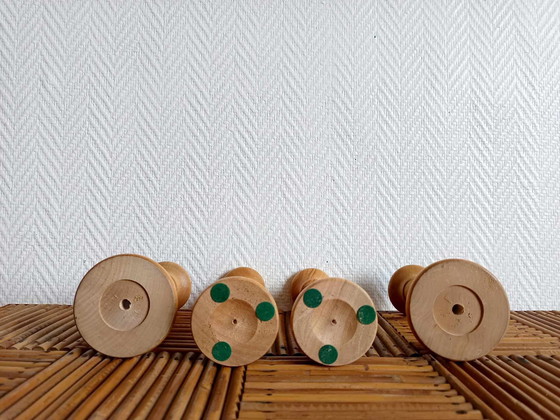 Image 1 of 4X Scandinavische Kandelaars Walnoot Spoel