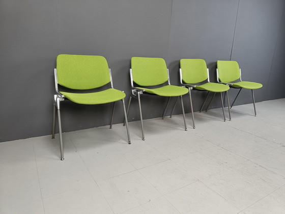 Image 1 of Vintage Dsc 106 bijzetstoelen door Giancarlo Piretti voor Castelli, set van 4