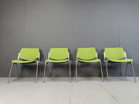 Image 1 of Vintage Dsc 106 bijzetstoelen door Giancarlo Piretti voor Castelli, set van 4