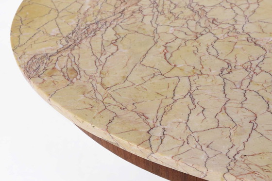 Image 1 of Art Deco Bijzettafel Van De Coene Freres Met Hout Inleg en Marmeren Bovenblad, 1930S