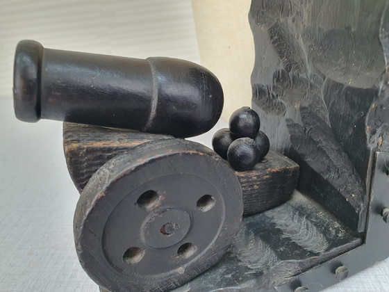 Image 1 of Brutalist Boekensteun. Vintage Houten Kanon Boekensteunen.