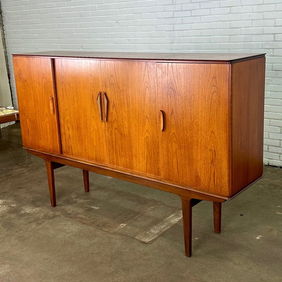 Image 1 of Deens Vintage Teakhouten Dressoir / High Board  Met Ingebouwde Bar