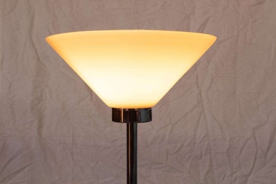 Image 1 of Vintage vloerlamp melkglas en chroom, minimalist uplight