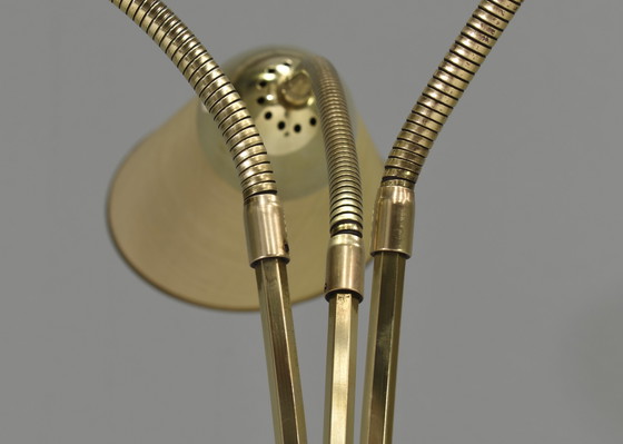 Image 1 of Italiaanse vloerlamp met drie lampenkappen in messing, Italië - circa 1950