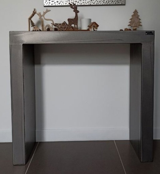 Metalen designconsole Marc Lamour