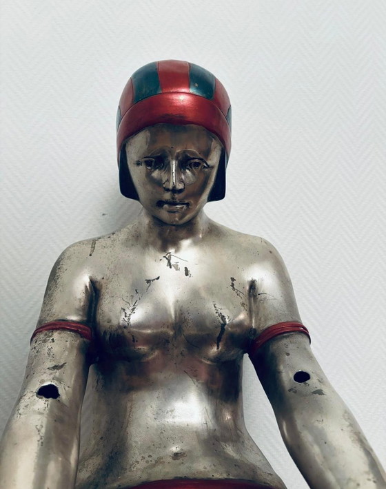 Image 1 of Art Deco Metalen Flapper Meisje