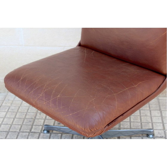 Image 1 of Vintage bruin leren fauteuil 1960