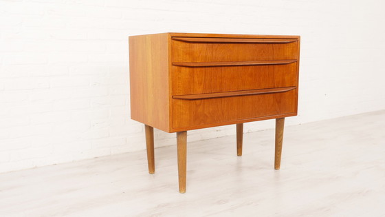 Image 1 of Vintage Deense ladekast | kaptafel | met spiegel | 3 lades | Teak