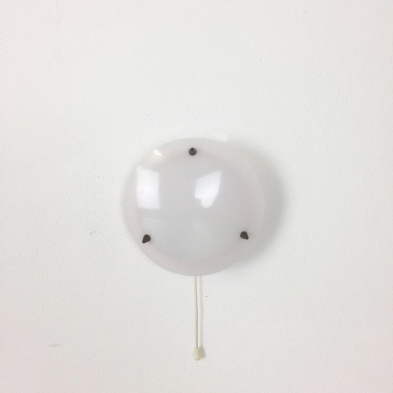 Image 1 of Paar modernistische vintage wandlampen van acryl en metaal, Italië 1950