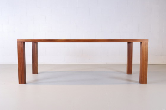 Image 1 of Bert Plantagie eetkamertafel noten hout