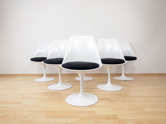 Image 1 of 6x Tulip eetkamerstoelen van Eero Saarinen voor Knoll International